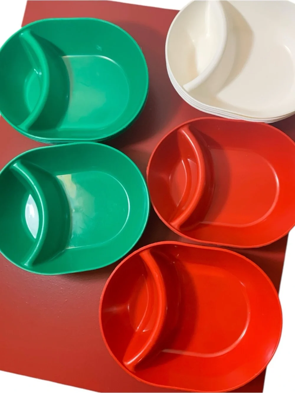 Lot 23 Classique Products Plastic Chips N Dip Bowls Large Divided Red GreenWhite
